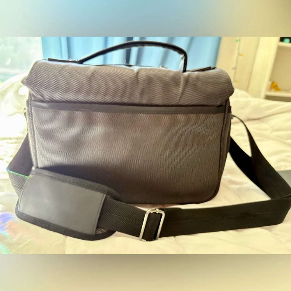 Nikon Black Messenger Camera Bag DSLR